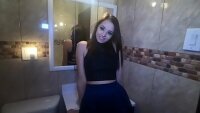 Incepe sa faca muie intr-un wc la o petrecere